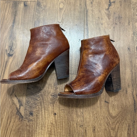 Bed Stu Onset Cobbler Series Peep Toe Bootie size 6 - Picture 6 of 8